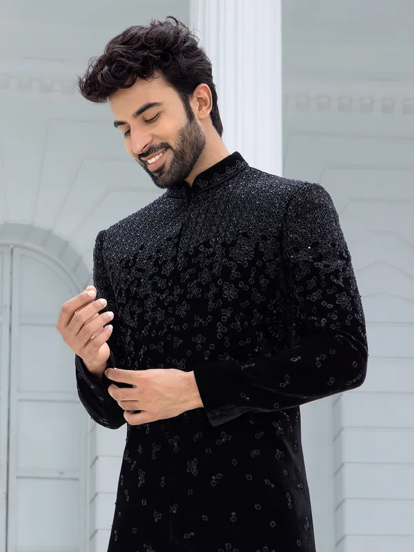 indigo_blue_luxurious_reception_style_indo_western_173296891713175_02