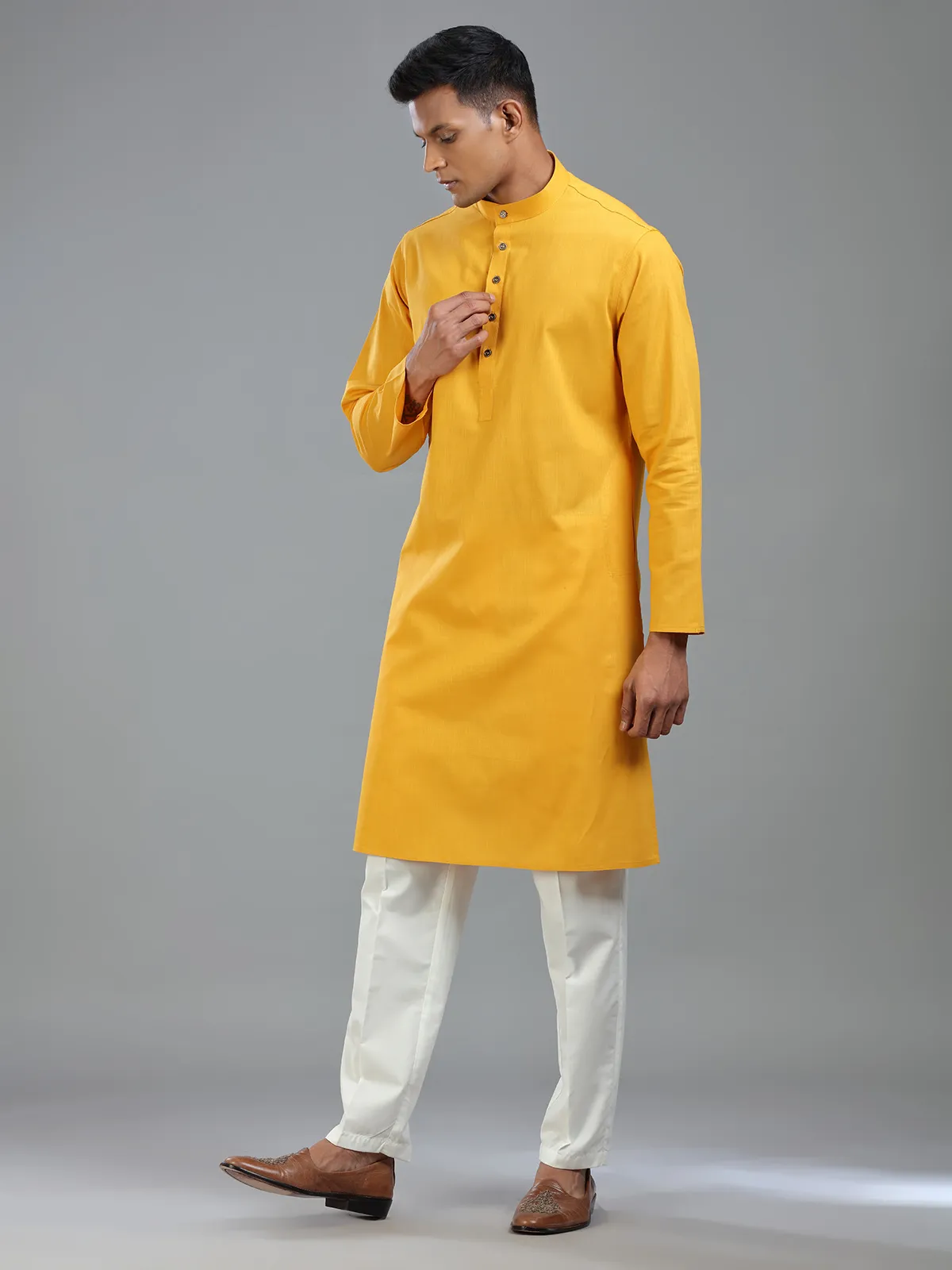mustard_yellow_haldi_special_kurta_suit_for_men_1735043425as3175539_5