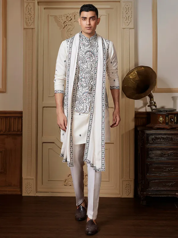 traditional_ivory_kurta_jacket_set_with_matching_dupatta_173504212670167